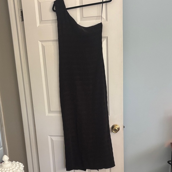 Astr Black One-Shoulder Dress - Picture 1 of 4
